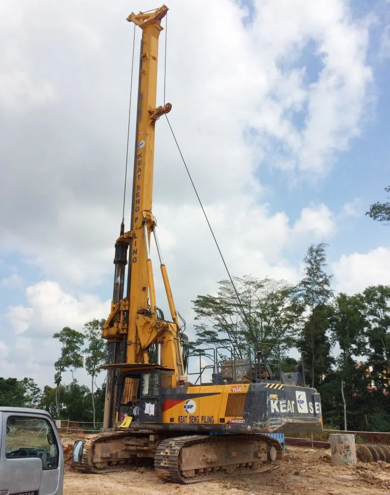 Earth Drill Xr460 Hydraulic Rotary Drilling Rigs with Low Price