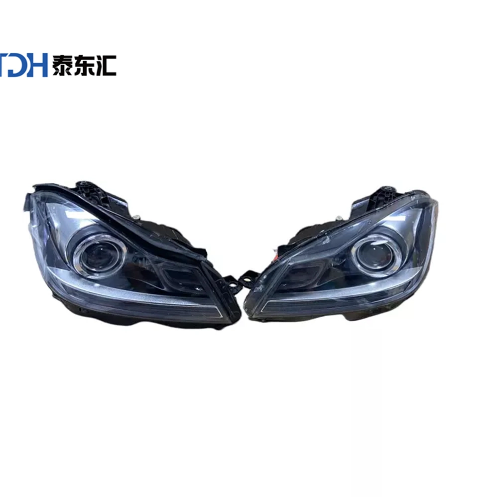 Phares de voiture pour lentille de projecteur de phare W204 C-Class Dynamic Signal Head Lamp C180 C200 Phares à LED Feux de jour Accessoire automobile.