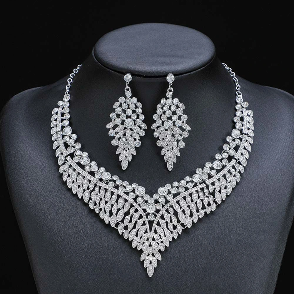 Hen3002 Alloy Clavicle Chain, Palace Styleshort Necklace, Earring Set Wedding Accessory