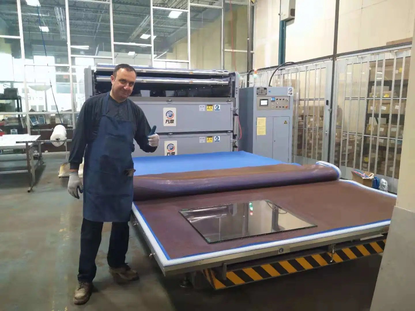 2022 Dernière machine de laminage/lamination de verre à 4 couches conçue pour une utilisation dans la construction en verre.