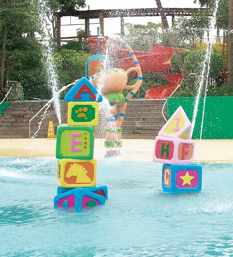 Parque de diversões emocionante Kids Water Park Equipment Spray Water Slide Joga para a promoção