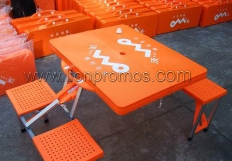 Outdoor Trade Show sièges repliables en plastique 4table avec parasol trou