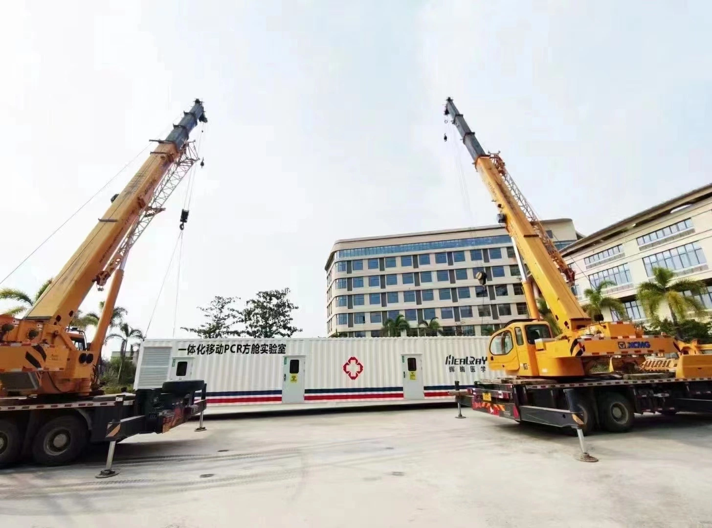 Three Containers PCR Equipment Mobile Laboratory in Hospitals for Experiment