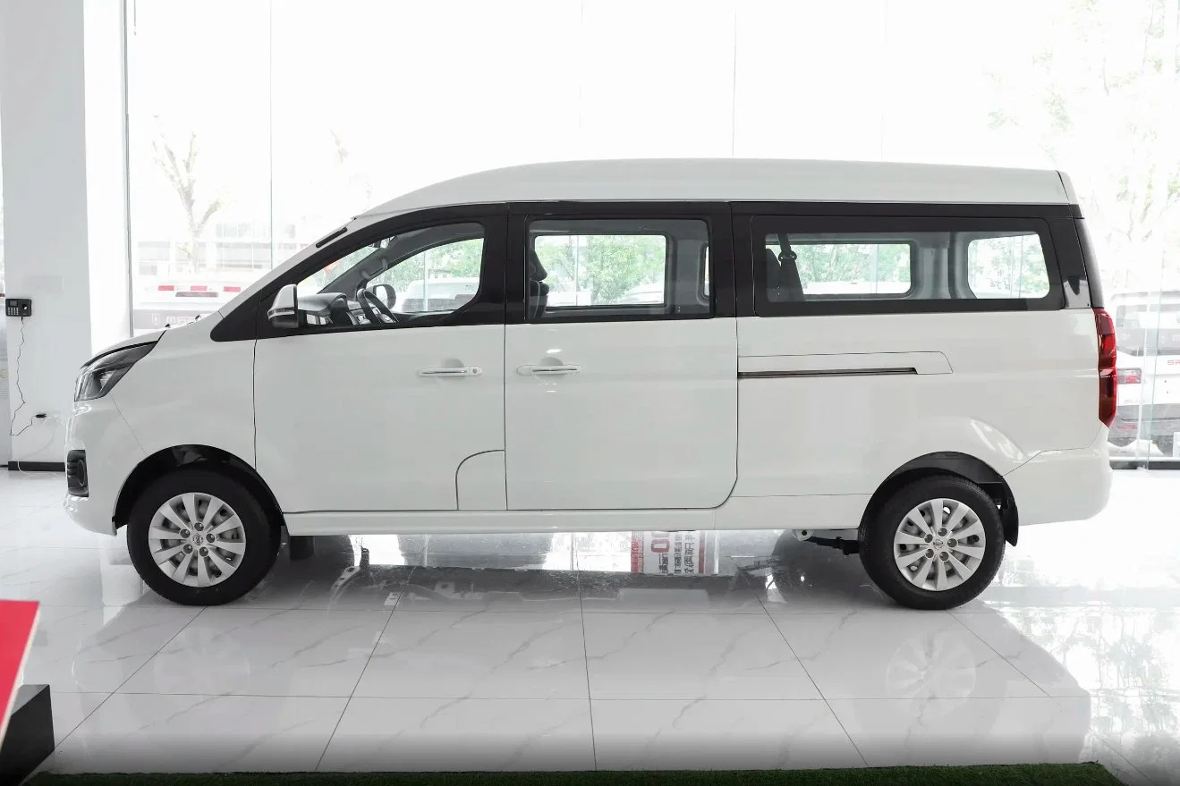 Srm Xinyuan Automobile Jinhaishi 2023 1.5L 2-Seater Engineering Lion Front Air Conditioning Medium MPV Business Vehicle.