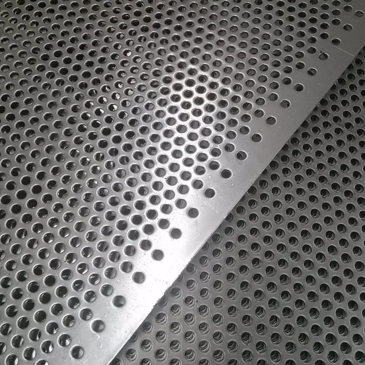 Galvanized Perforated Metal Mesh 3mm Thick and Hole Size 12mm