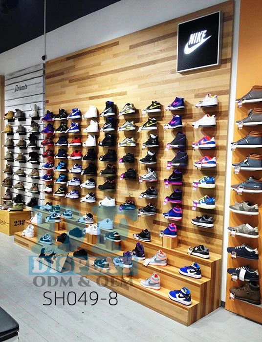 Custom Shoe Display Rack Shoe Store Regale für den Einzelhandel Hängender Standfuß mit Haken Sneaker Display Racks Werbung