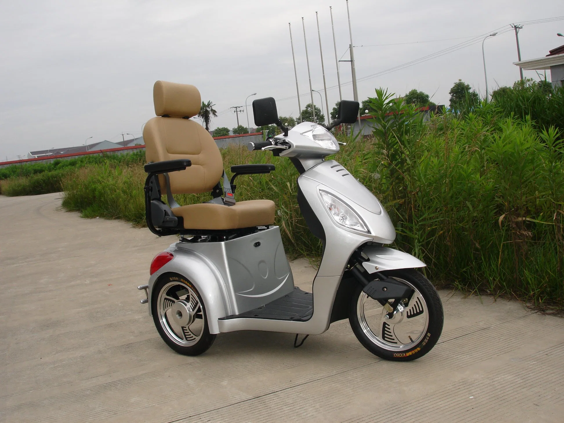 EEC Approved 12V 3 Wheel Electric Mobility Scooter for Elder Bme 4602