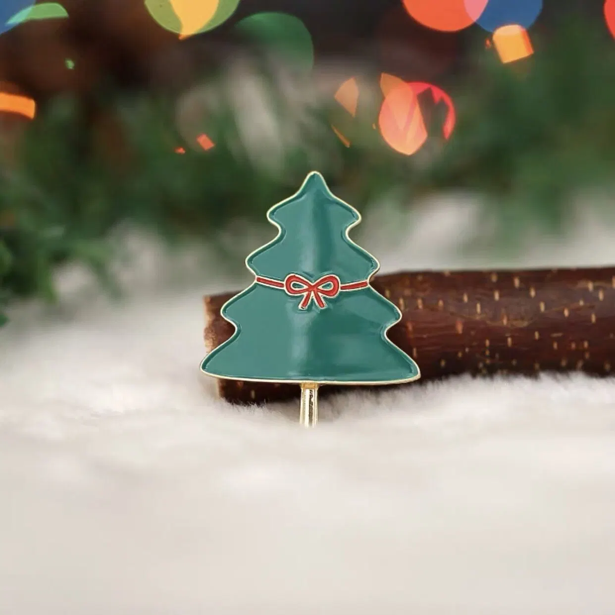 Cadeaux promotionnels Broche émaillée avec épingle de Noël mignonne et personnalisée en forme de dessin animé.