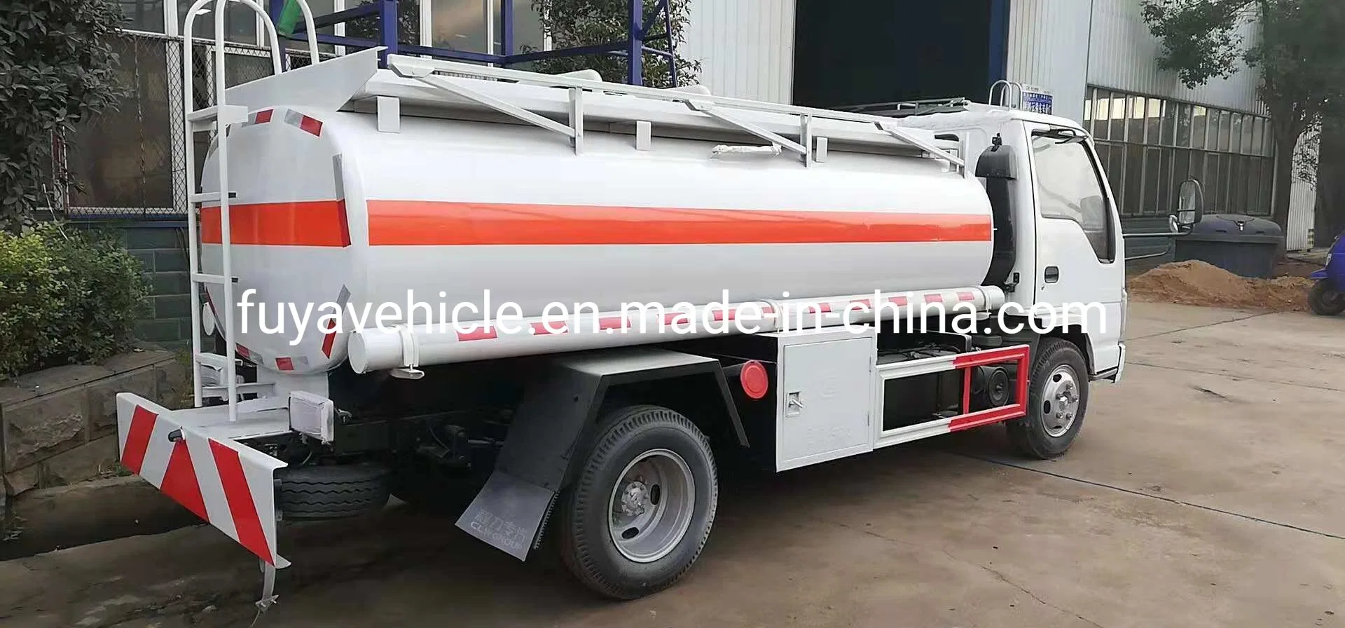 Japanese Brand Isuz 5000 Liters 5 Cbm 7000 Liters Fuel Tanker Truck for Refueling