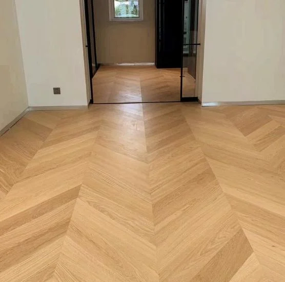 Herringbone Fishbone Wood Laminate Spc Flooring with Brushed Smooth Surface Oak