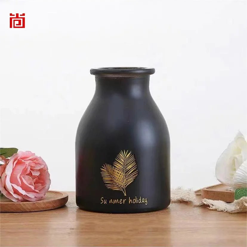 Elegant Black Golden Design Glass Flower Vase