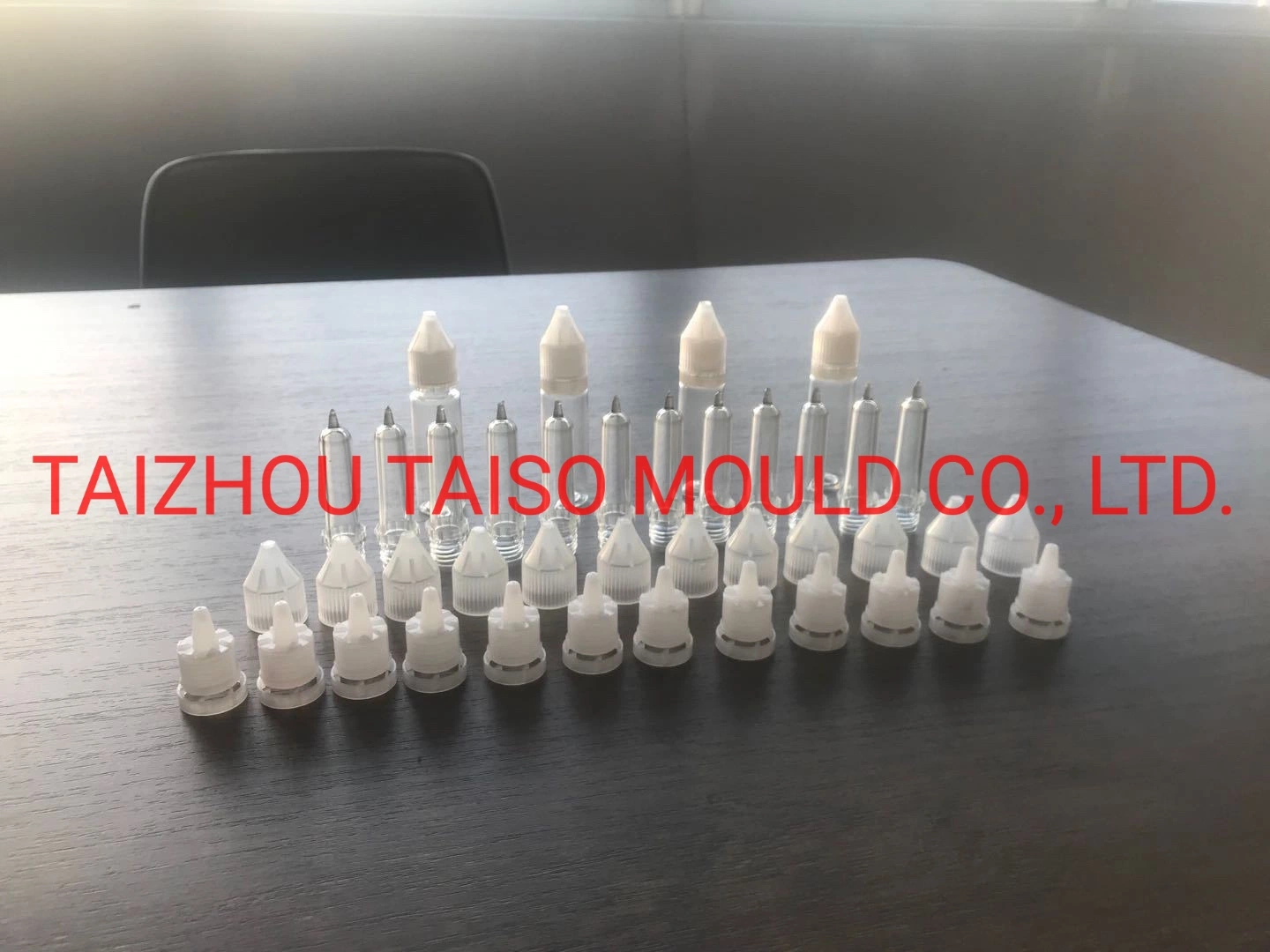 4 Cavities Semiautomatic Blow/Blowing Molding/Molding Machine/Plastic Machinery/Plastic Machine/ Blowing Machine Made in China