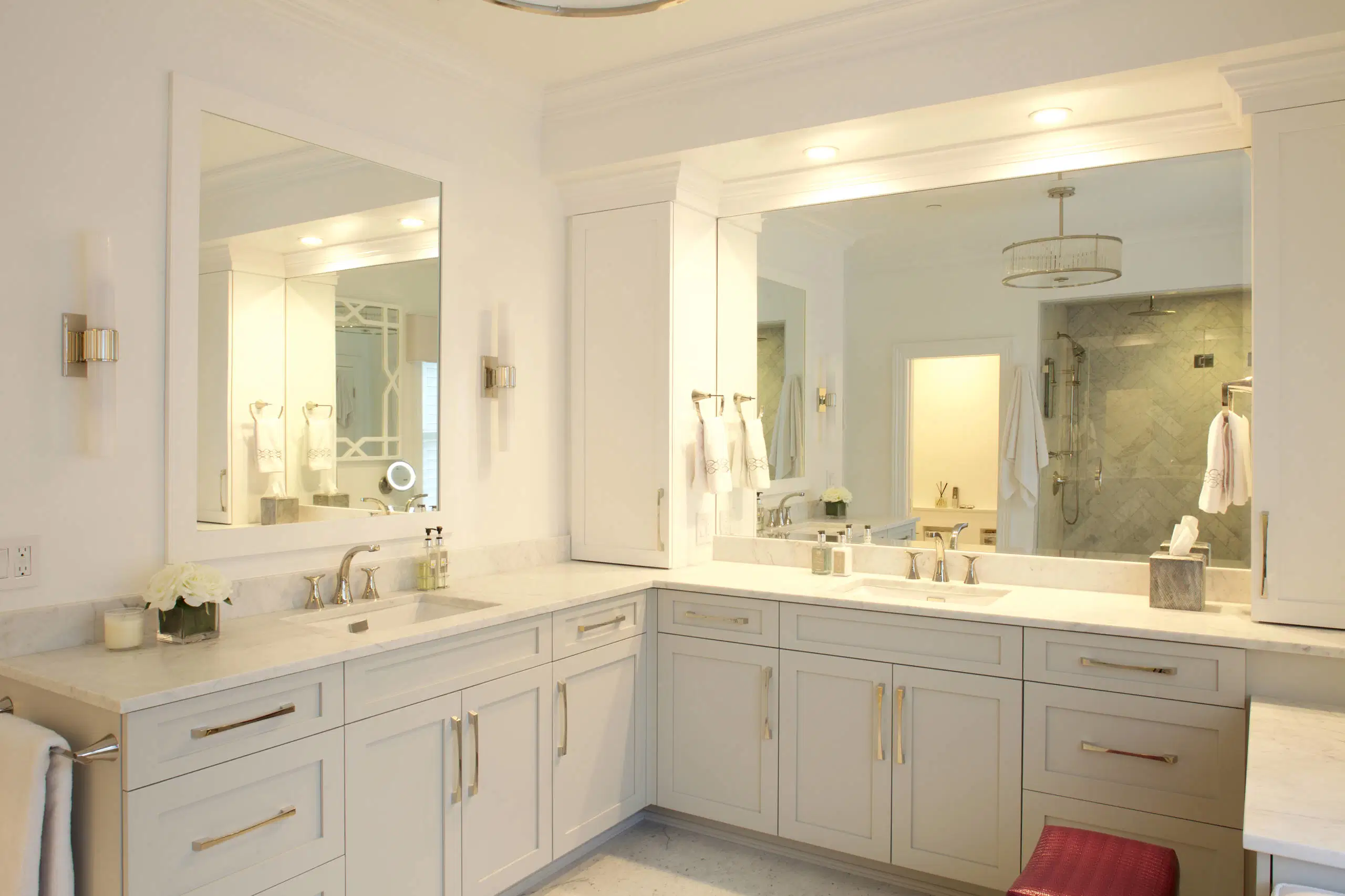 Primera gran trastero gabinete de vanidades de baño con espejo
