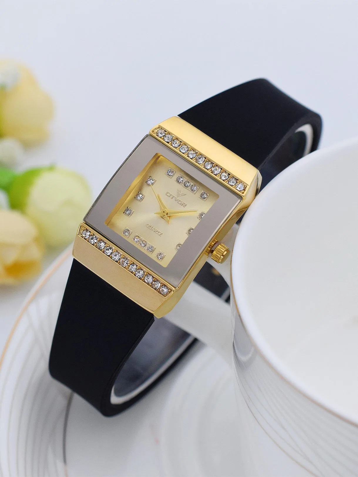 Heißer Verkauf Wasserdichte Silikon-Armband Lady Watch Alloy Watch