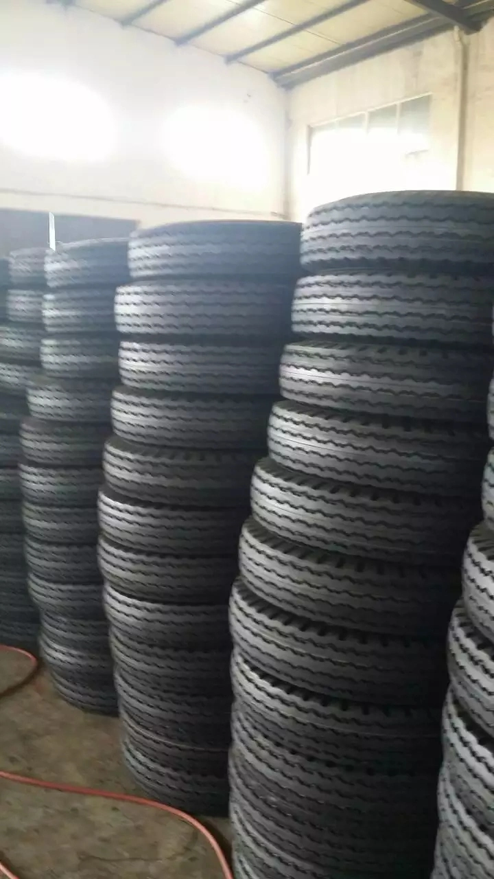 Best Quality of Heavy Duty Truck Tyre with 1100-20