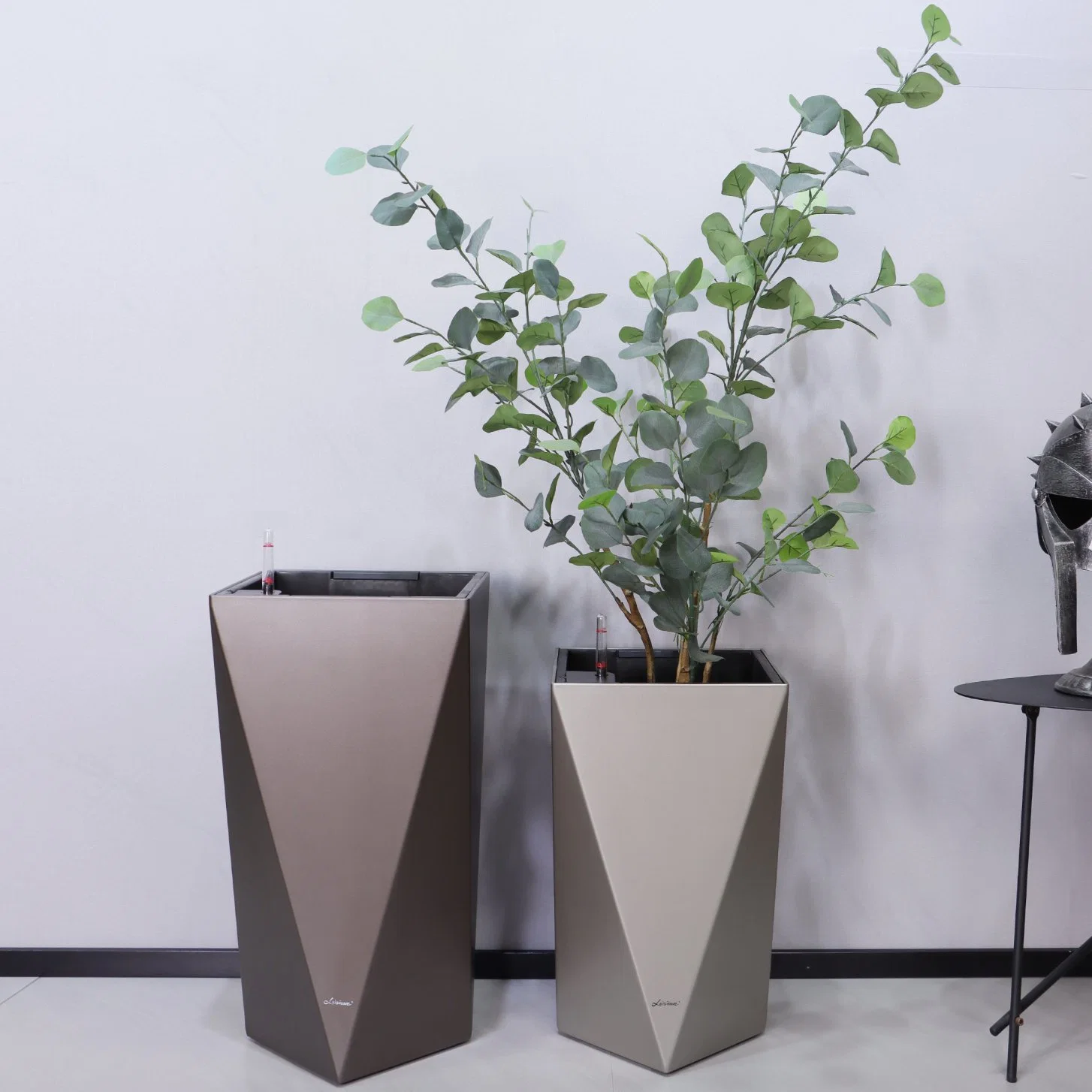 Best Selling Hohe Kunststoff Blumentopf Indoor Kleine Harz Bunte Pflanzen Hochwertige wachsende Planter Hotel Dekor (SJ05-3)