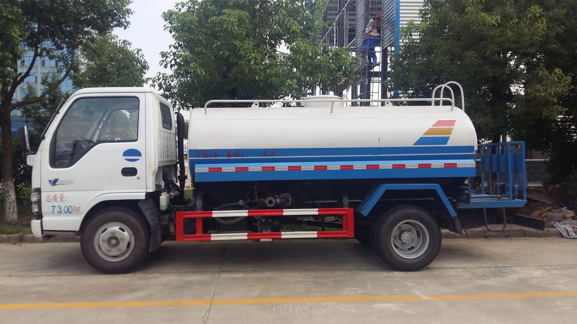 Japan Isuzu 2, 000liters/2cbm/2m3/2ton/2000L Water Tank Vehicle