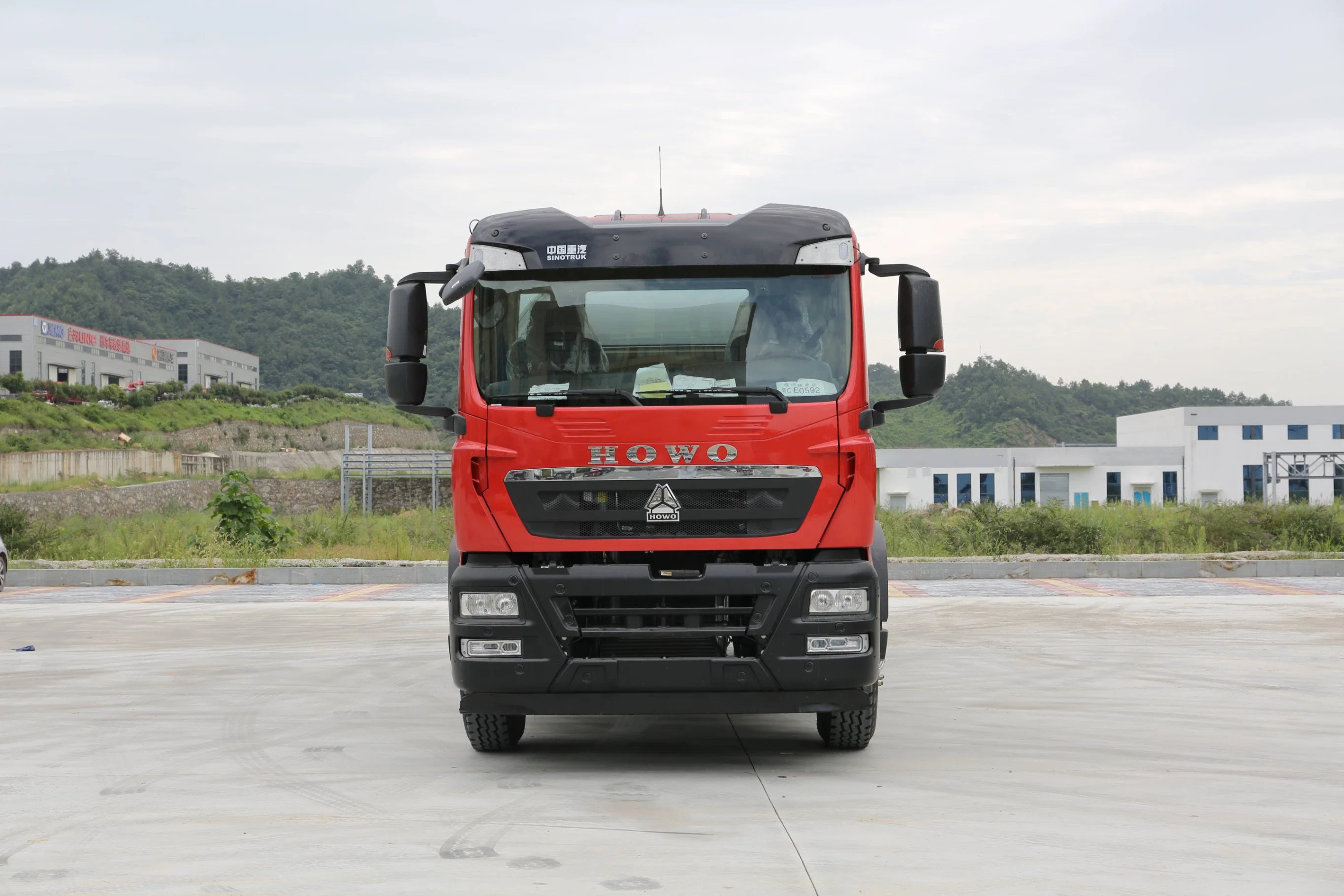 Sinotruk HOWO 6*4 Liquid Supply Truck Oil Field Special Vehicle Customized