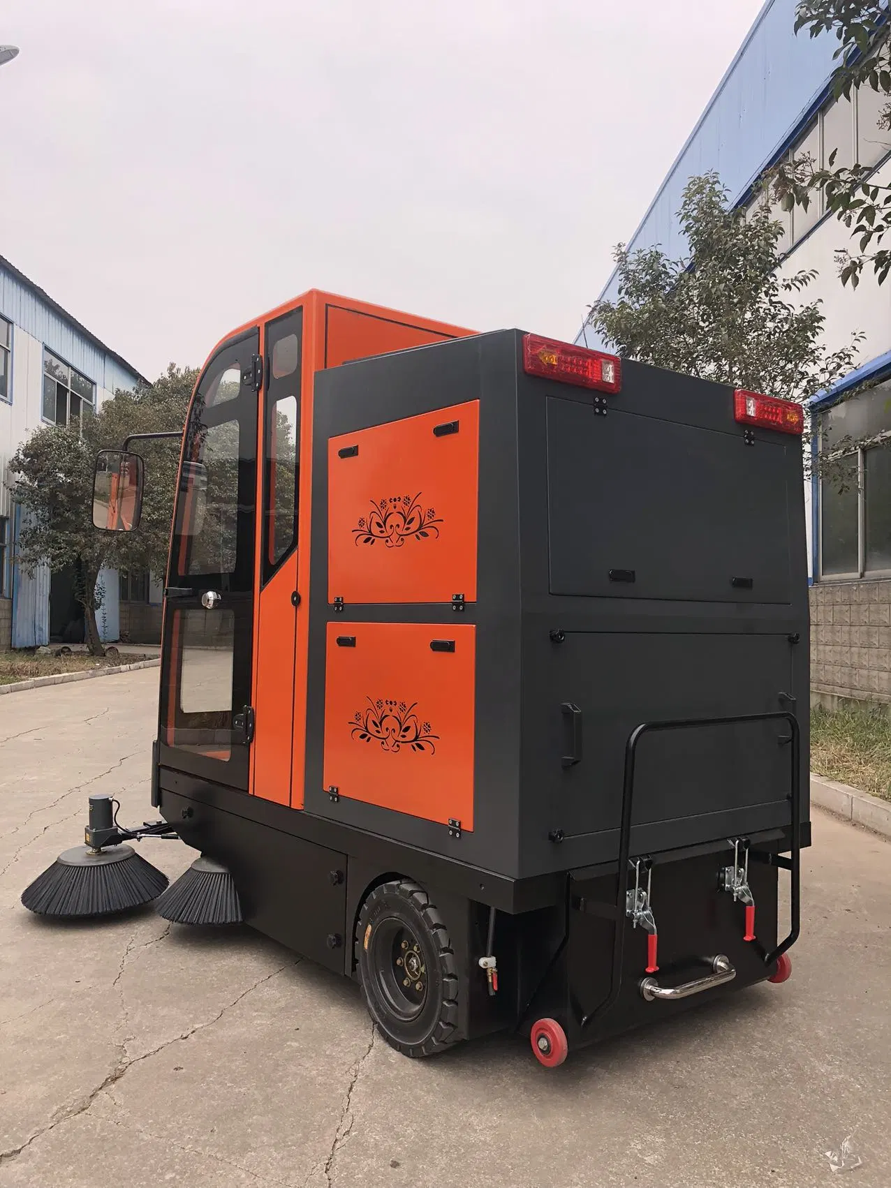 Industrial Intelligent Driving Type Floor Cleaning Machine Street Sweeper Road Sweeper