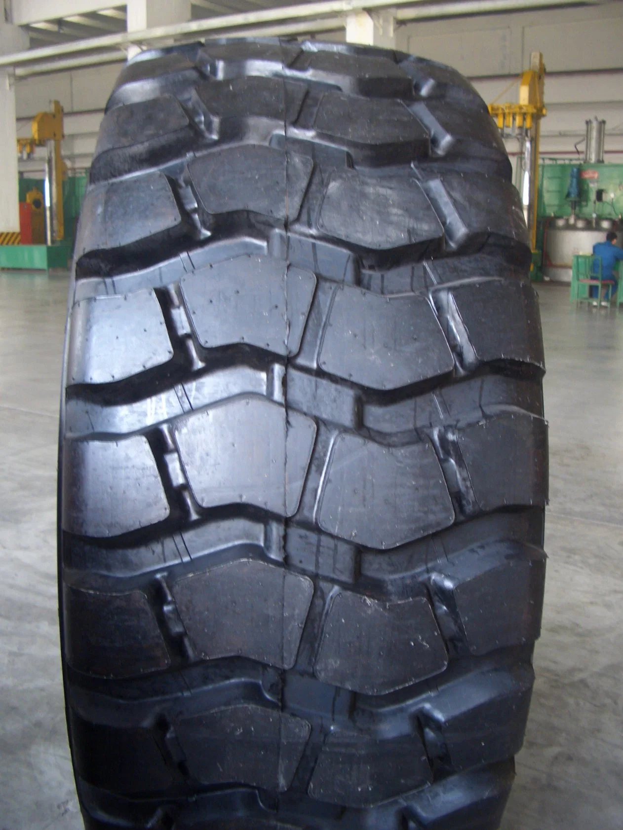 29.5-25 off road fábrica de pneus por grosso off-The-Road pneus OTR Rocha Tracção Tubetypearticulated Suave Caminhões de Despejo de viés de pneus off-The-Road Pneus