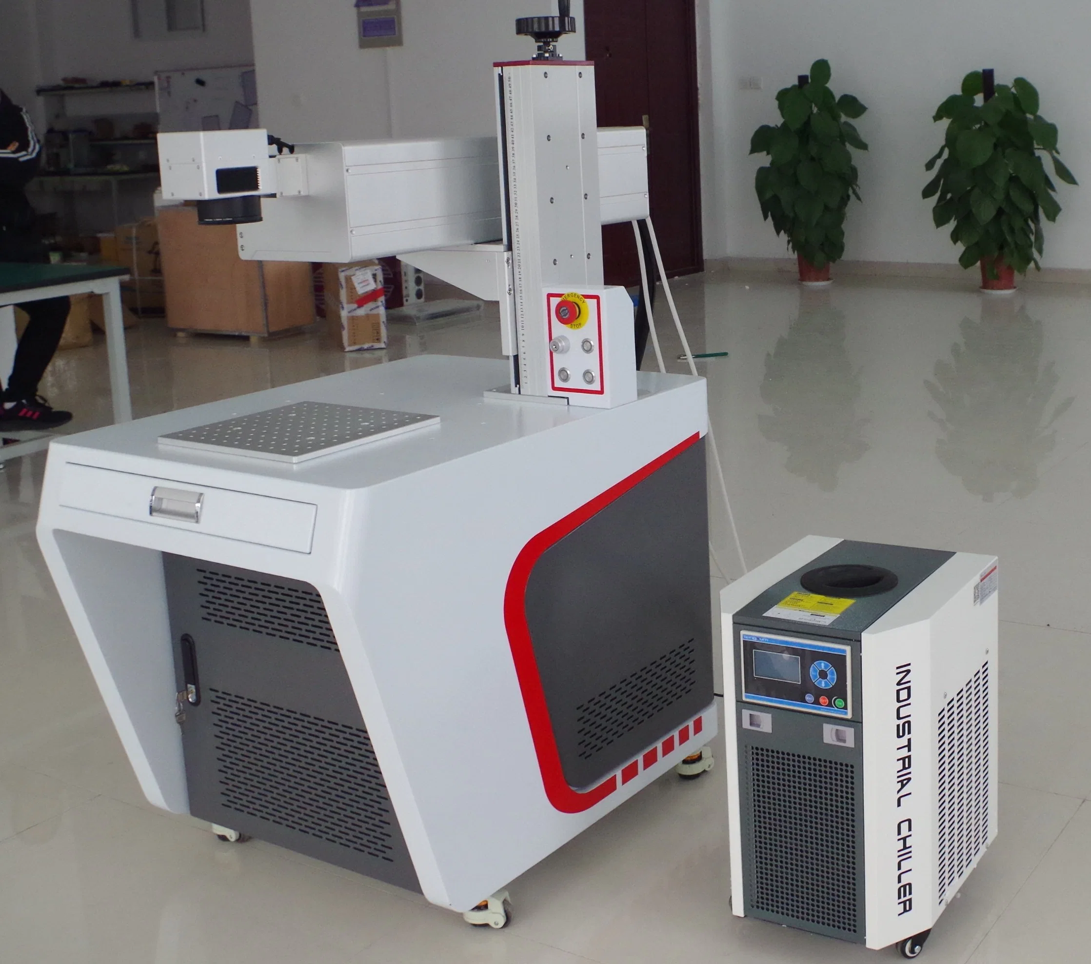 UV Laser Marking Machine with Enclosed Cover 3W 50W 10W UV Fiber Laser Marking Machine