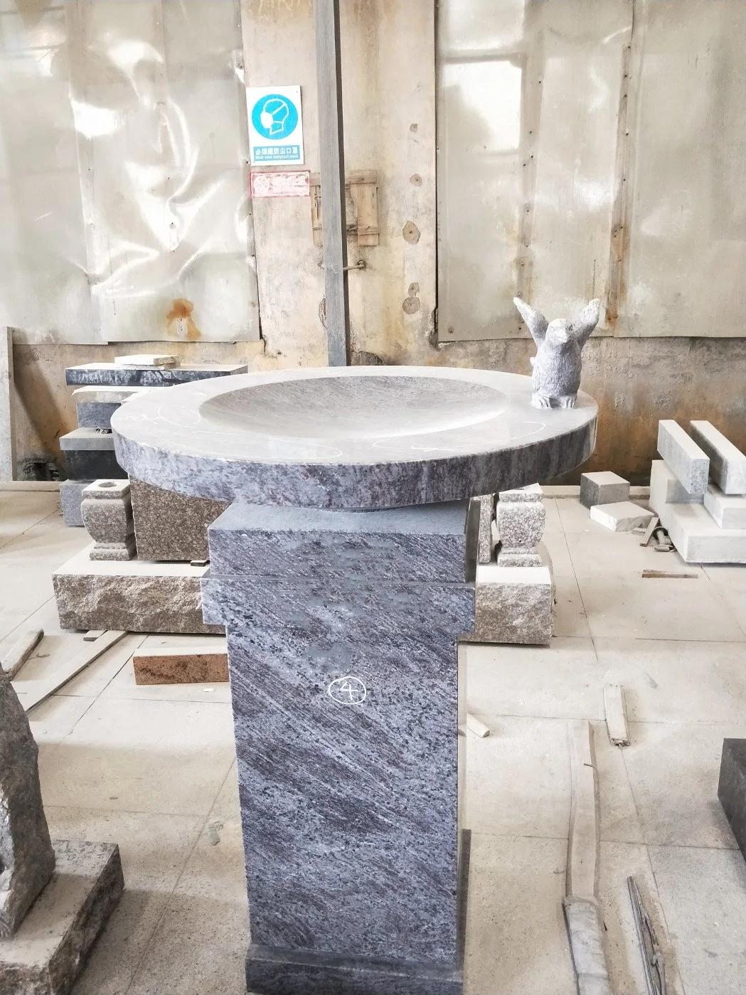 American Style pierre commémorative Birdbath Bahama granit bleu à la crémation Factory Direct