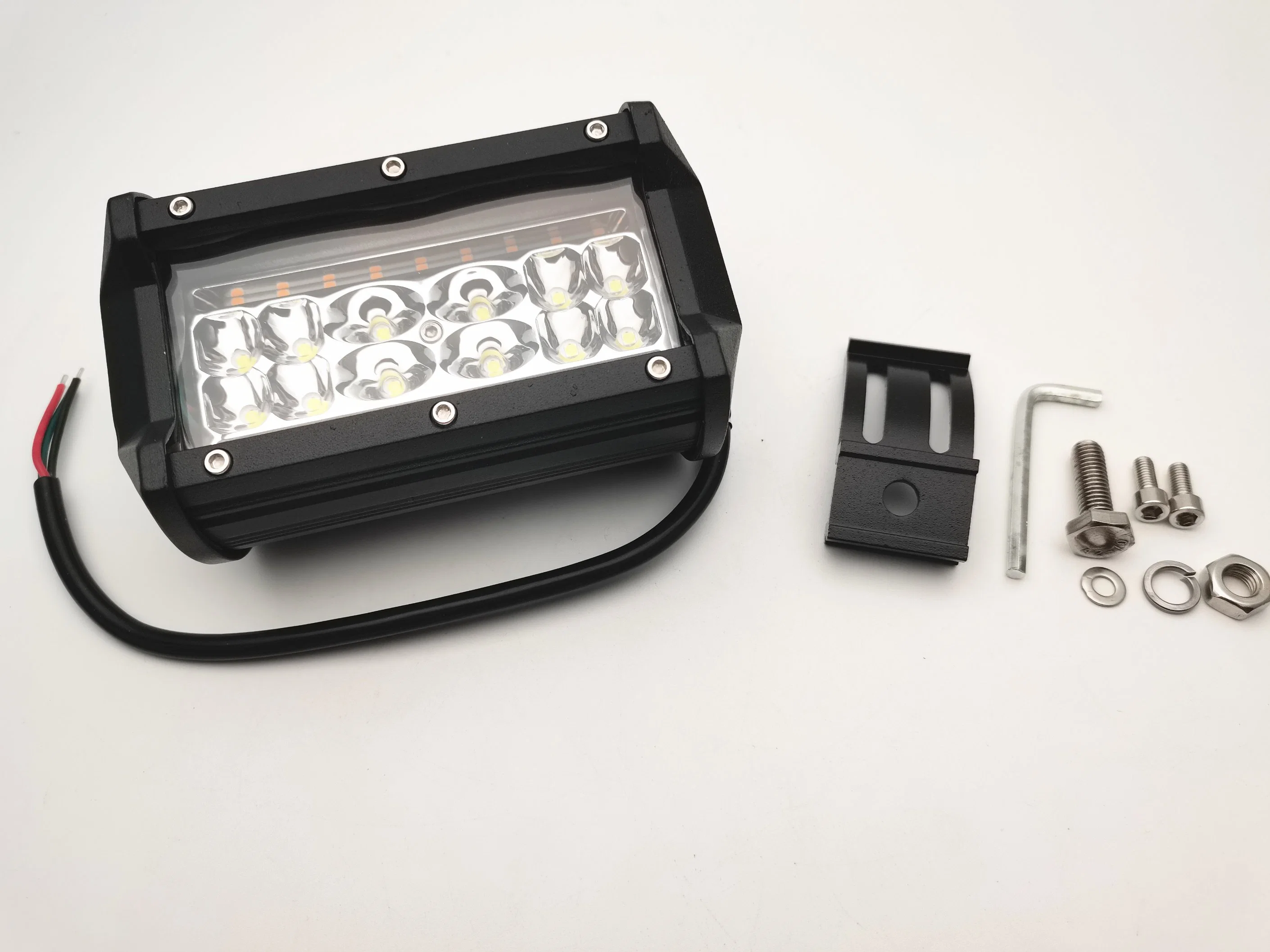 Coche de la luz de automoción de la barra de luz destellante luz antiniebla automático de luz LED de trabajo para la carretilla SUV 4x4 ATV ATV de camiones