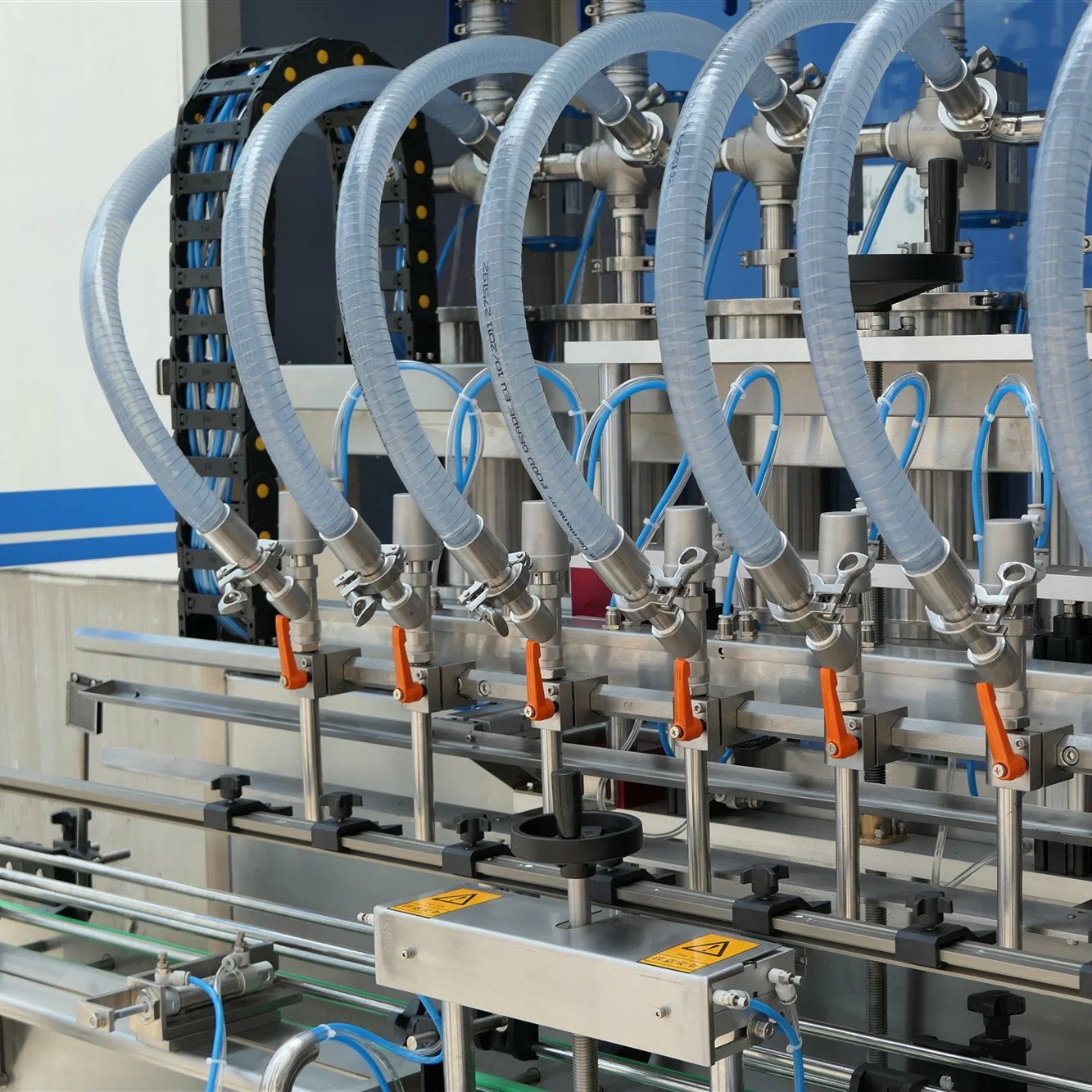شركة تصنيع ماكينات تعبئة الردم بمنظف زيت التشحيم اليدوي