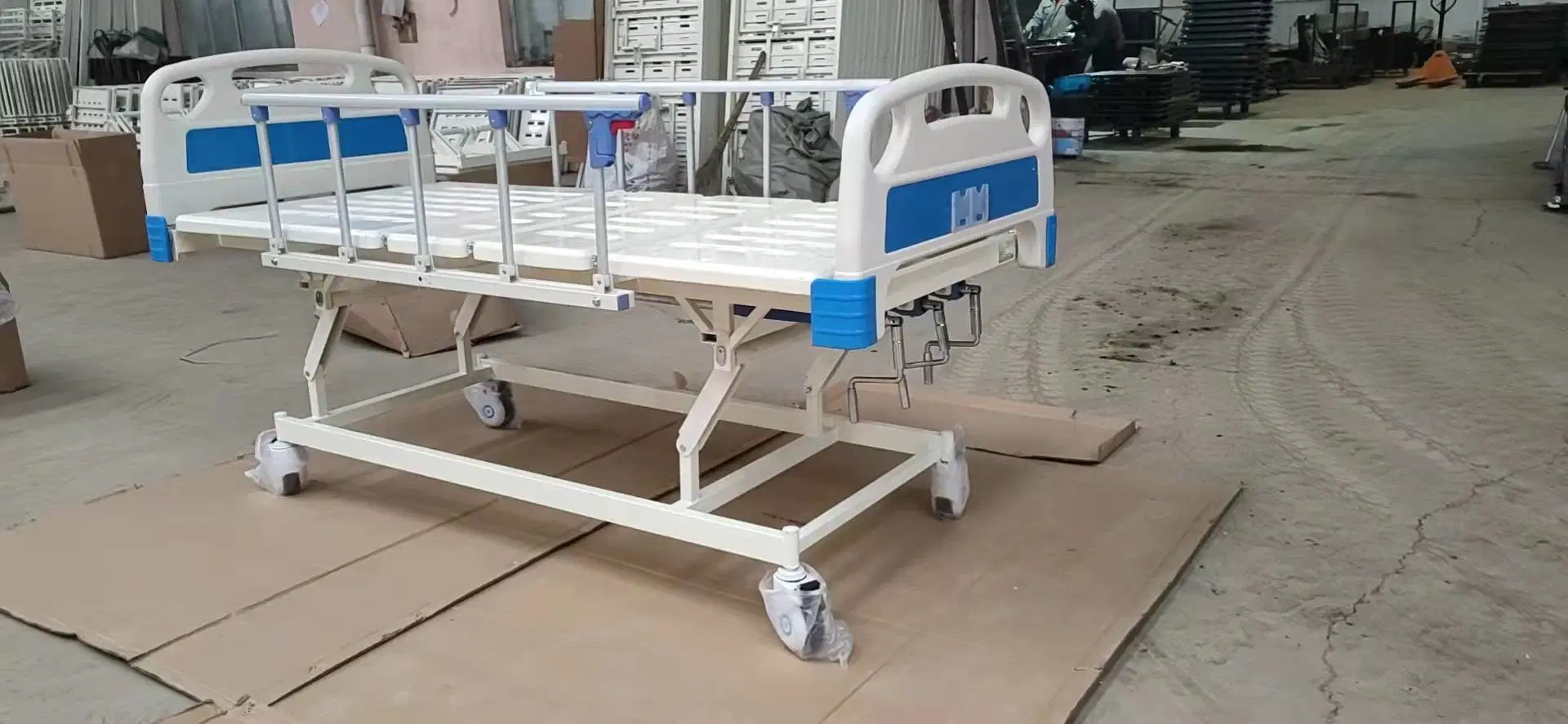 Device Aluminium Commode Chair Cheap Hospital Bed Medical Products with Good Price