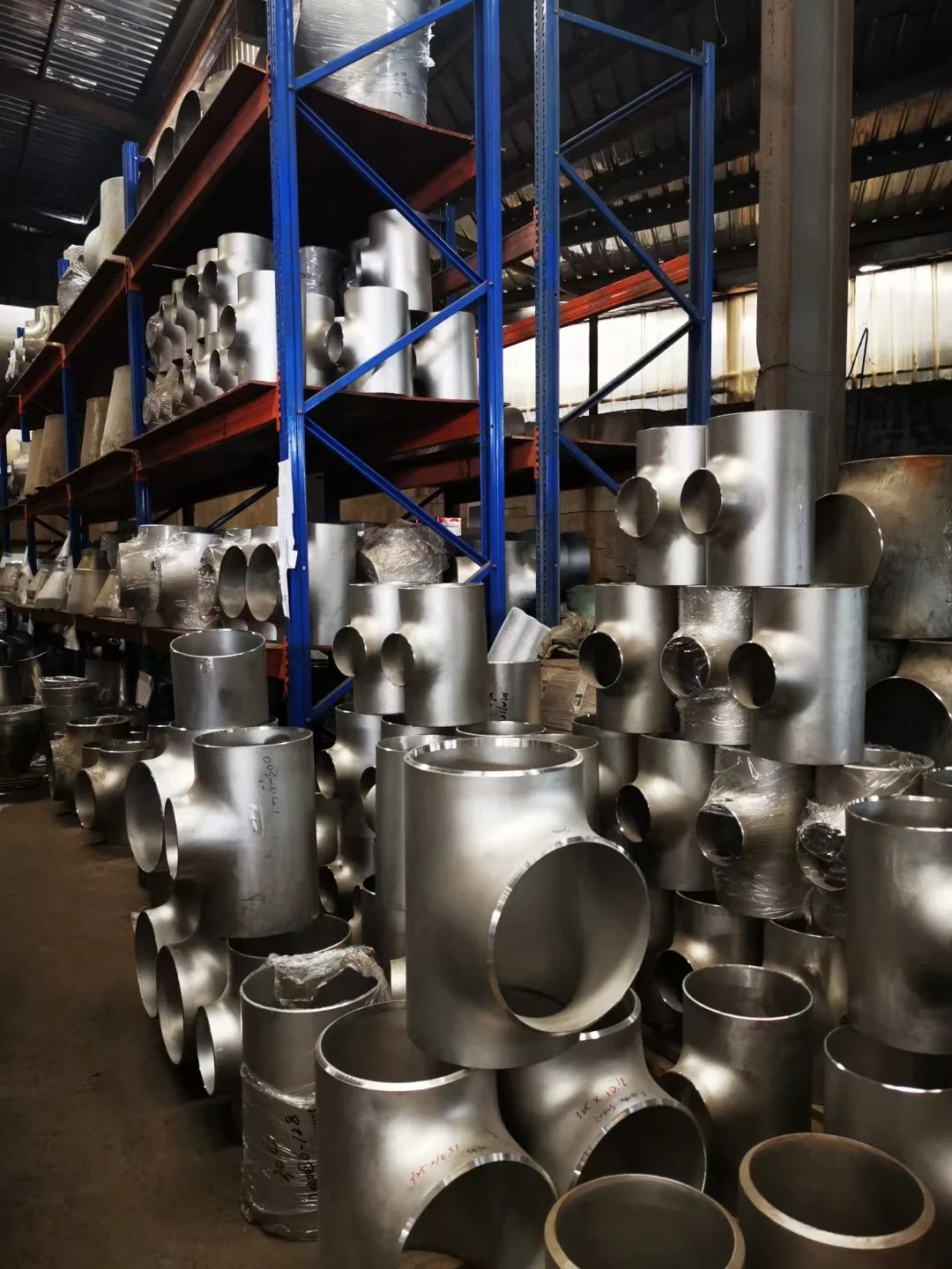 Nickel Alloy/Carbon/Stainless/Duplex & Super Duplex Steel Pipe Fittings Buttweld Equal Tee