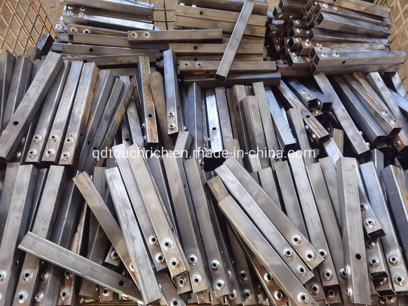 OEM Factory Customize Metal Fabrication Laser Cutting Service Rhs Steel Tubes