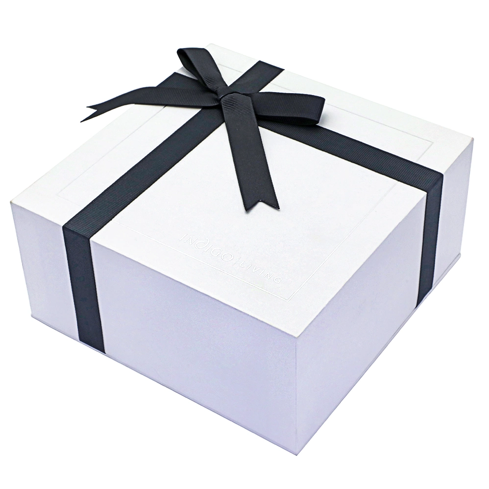 Factory OEM Custom Luxury Flip Top Cardboard White Paper Magnetic Gift Box Packaging