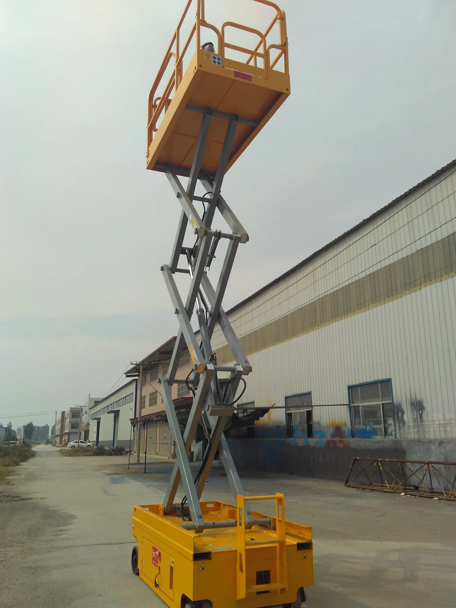 High quality/High cost performance  Self Propelled Professional Electric Scissor Lift, Scissor Lift Factory Use Elevator Cheap Price for Sale