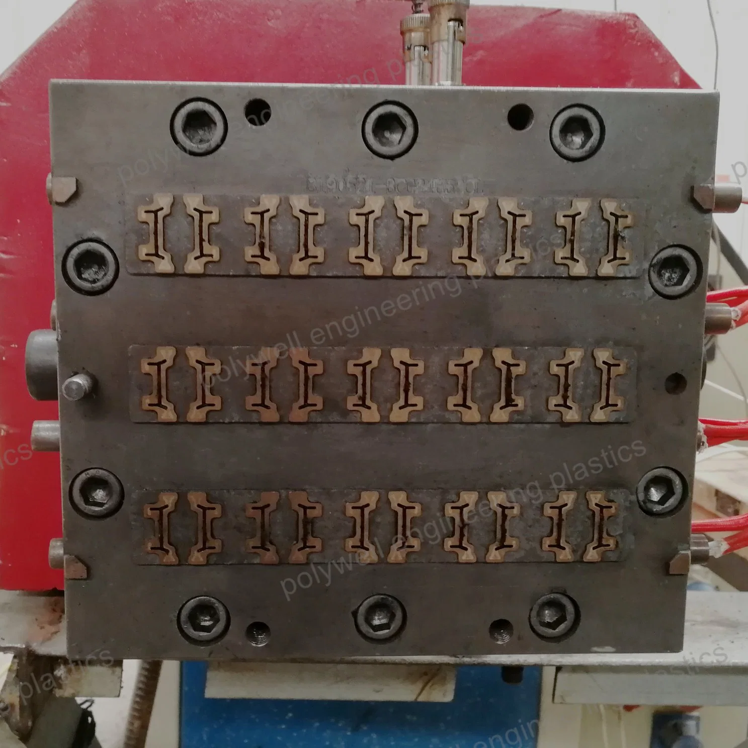 Stainless Steel Plasticization Mould for Polyamide Granules Extruder for Aluminum System Window Profile