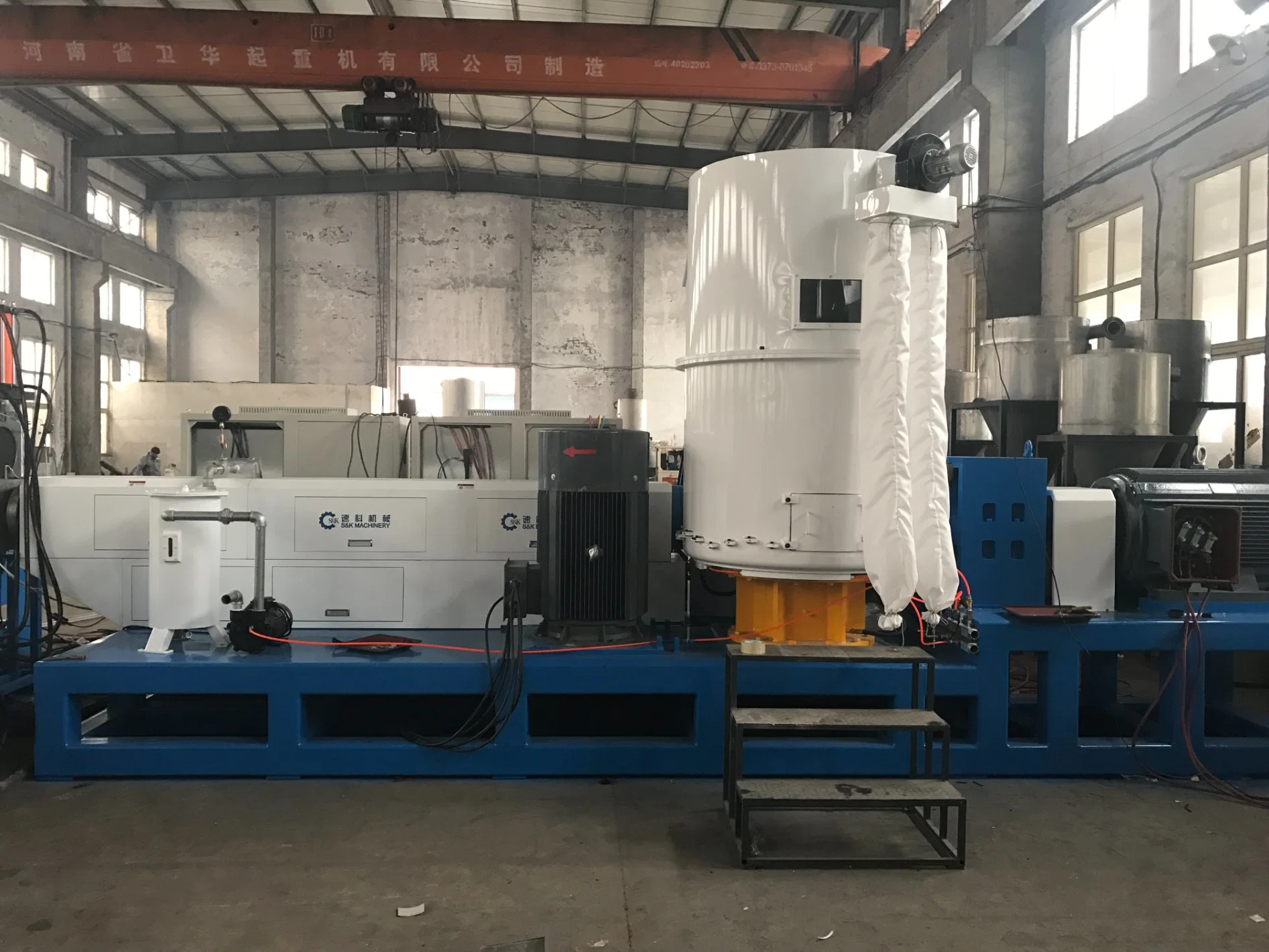 Waste Plastic Recying Line with Extruder Cutter and Dryer for Low Costs