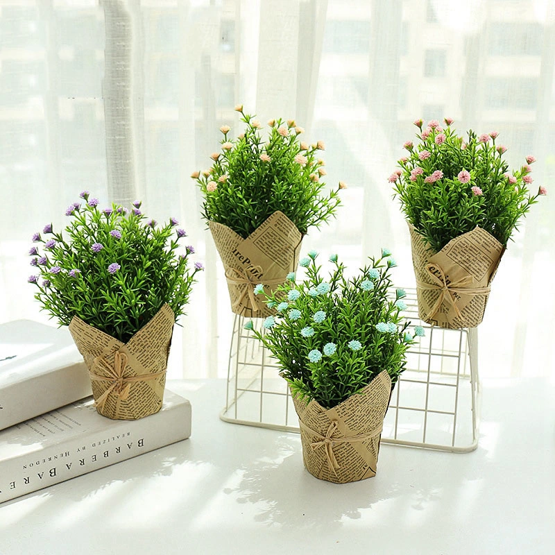 Planta de flores de lavanda con potita falsa para decoración de mesa