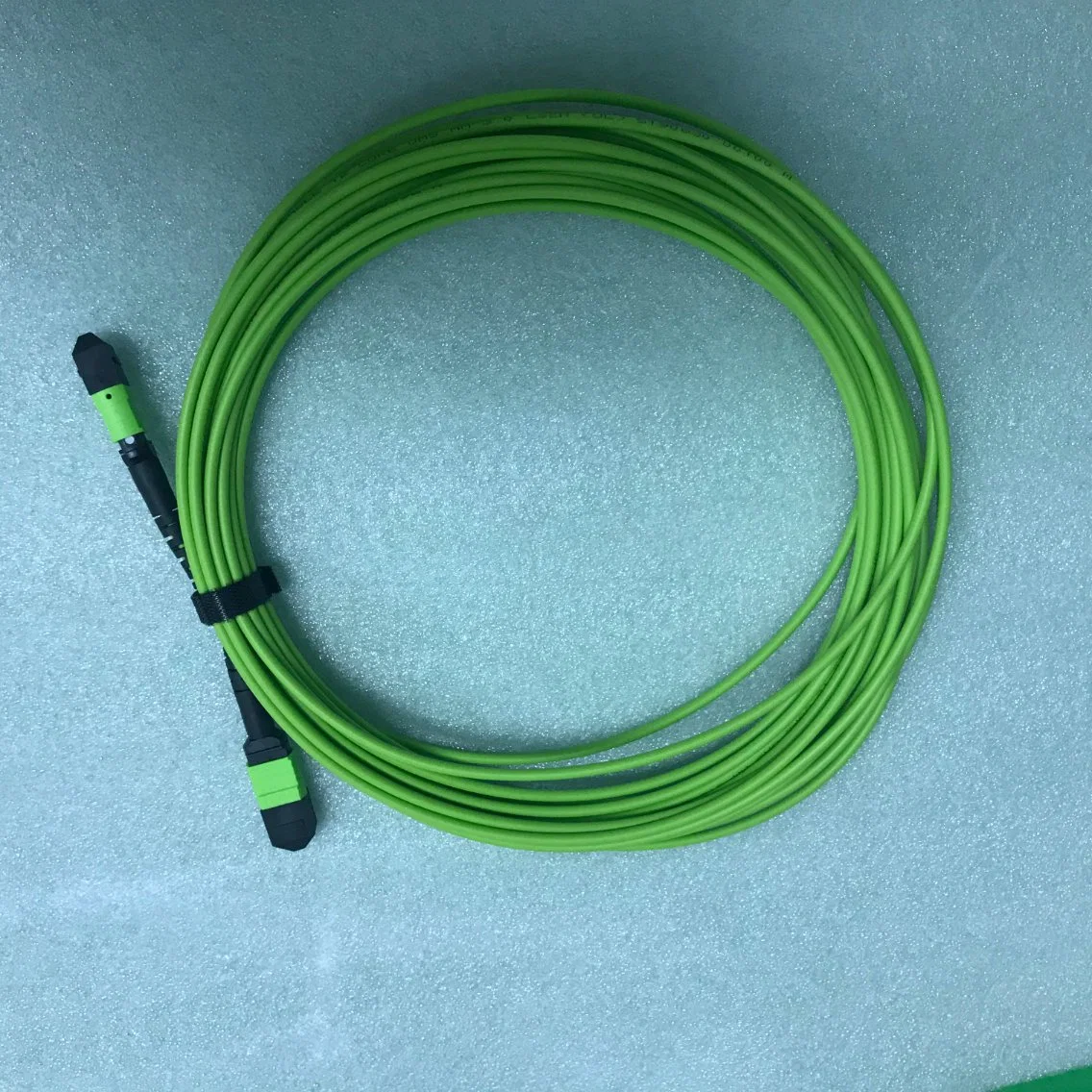 MPO (Female) -MPO (Female) Fiber Optical Patch Lead with Om5 Fiber Cable 10 Meter