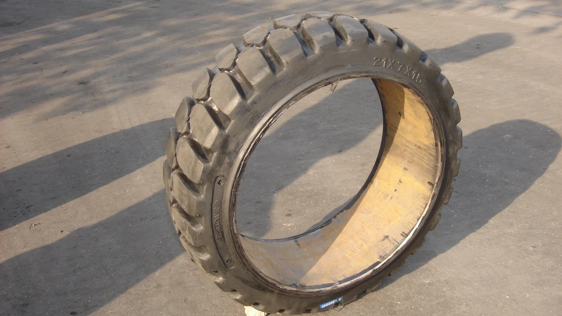 New Forklift Solid Tire with High quality/High cost performance  and Cheap Price 15*4.5-8 16*6-8 18*7-8 21*8-9 23*9-10 27*10-12