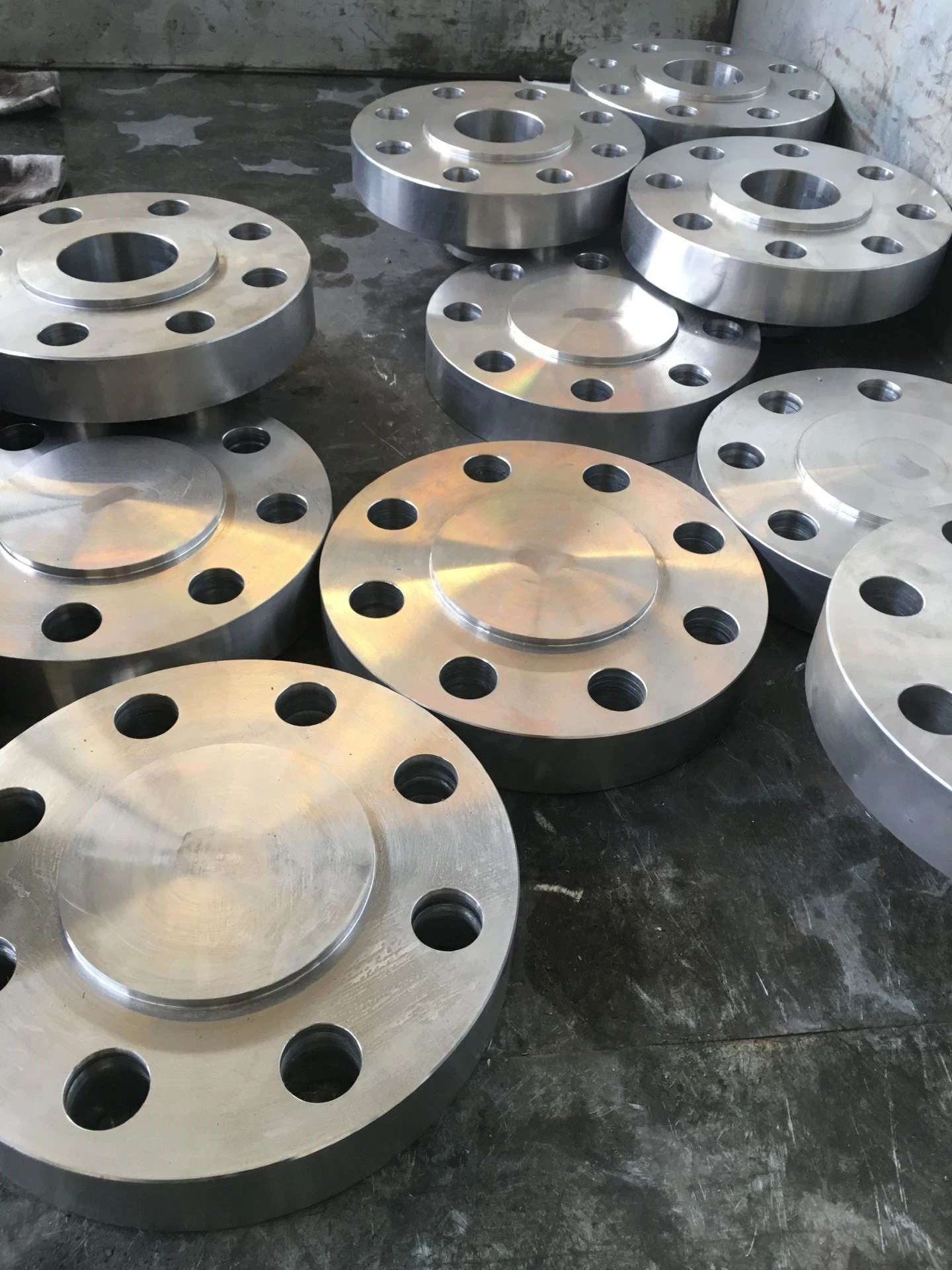 Commercial Carbon Steel Flange ANSI B16.5 150lbs 300lbs Weld Neck Flanges Stainless Carbon Steel Flanges