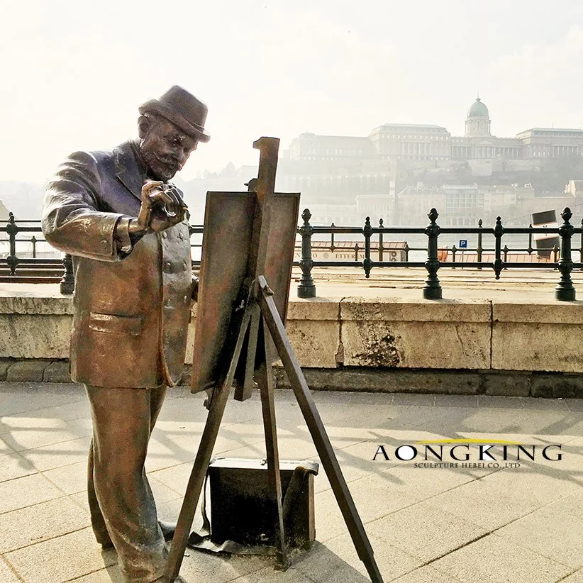 Modern Woman City Figure Bronze in Art Statue