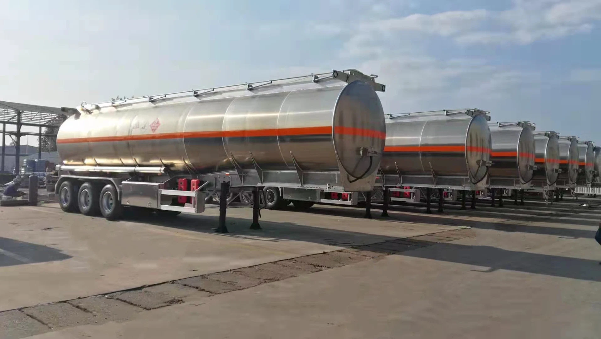 30000L/40000L/50000L Stainless Steel Water Tank Semi Transportation