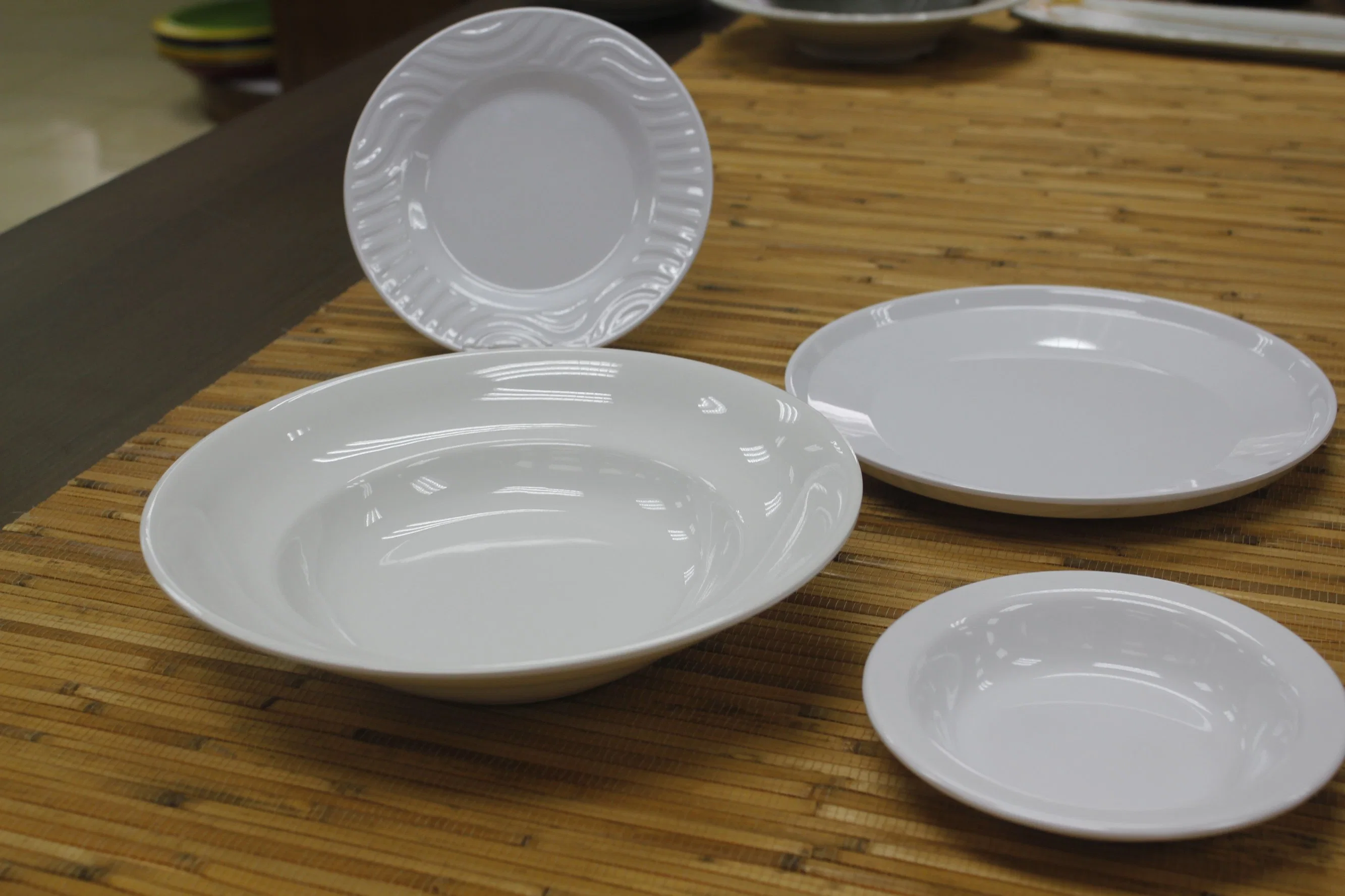 White Color Round Plate Melamine Dinnerware Restaurant Plate