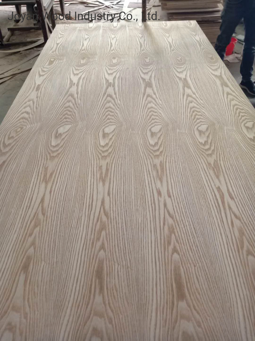 La madera de madera decorativos de madera MDF Fancy Mayorista/Proveedor de tamaño estándar de la Junta de MDF