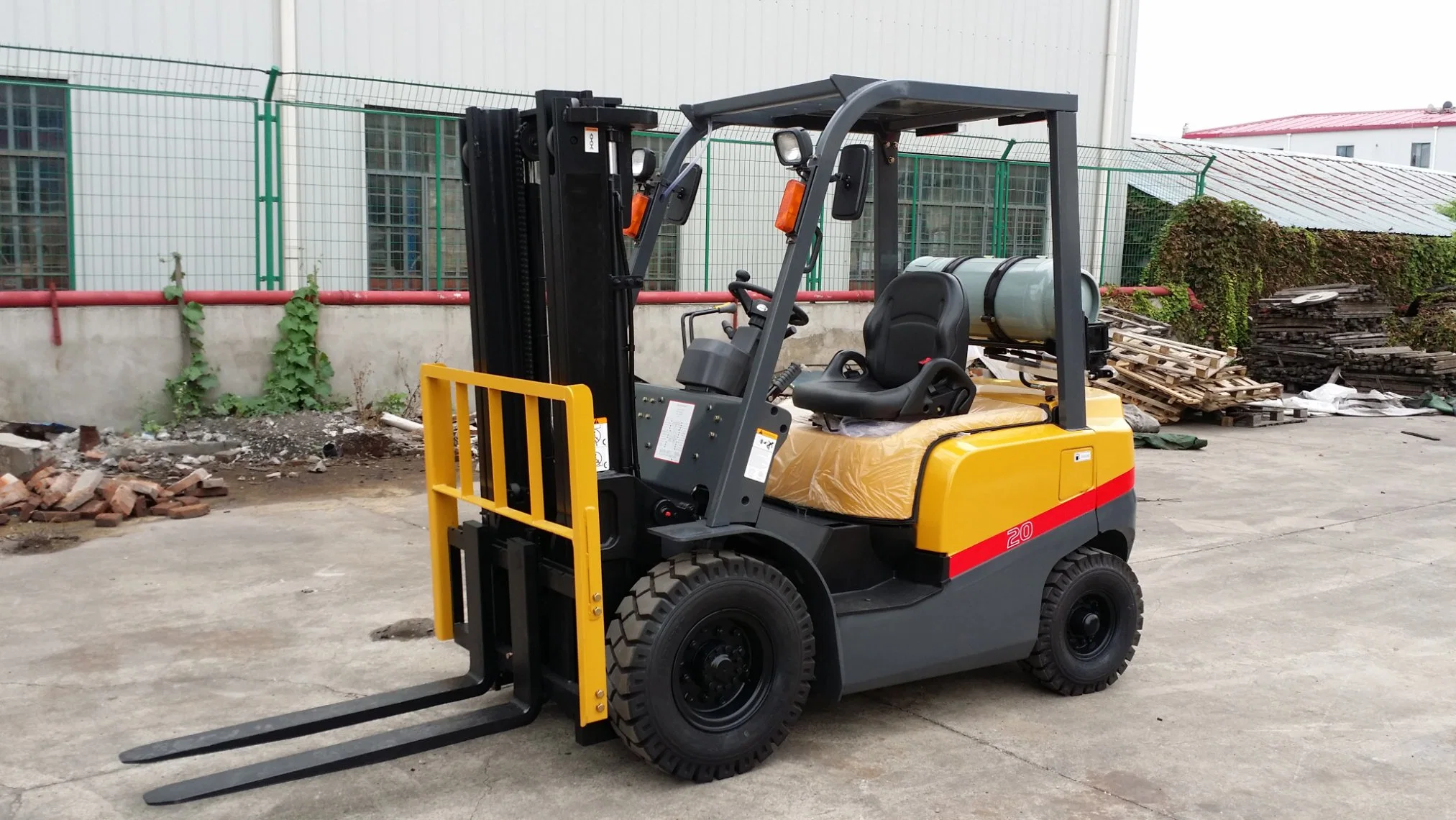 3.5ton Japanese Shimadzu Hydraulic Pump Gasoline Forklift (FG35T)