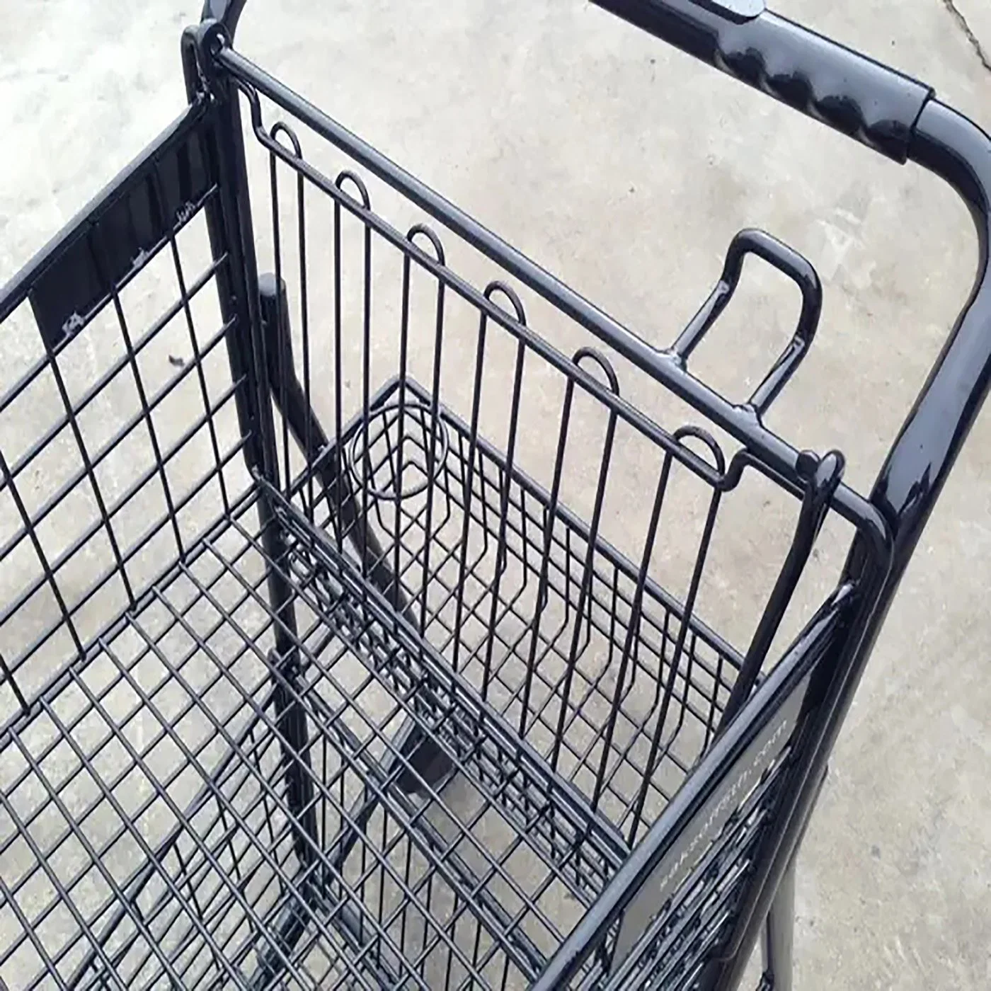 Oversized Metal Shopping Trolleys Easily Transport Bulky Goods