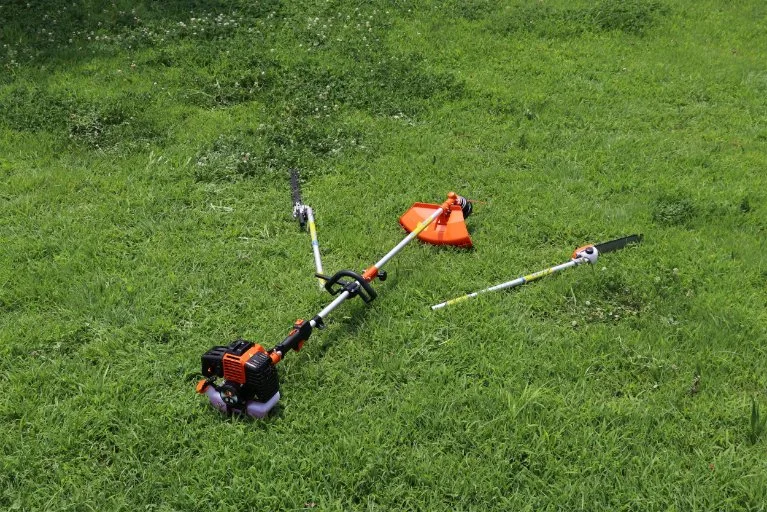 4-en-1 de la función de múltiples herramientas de jardín motosierras recortador de cobertura del cortador de césped y con alimentación de gas