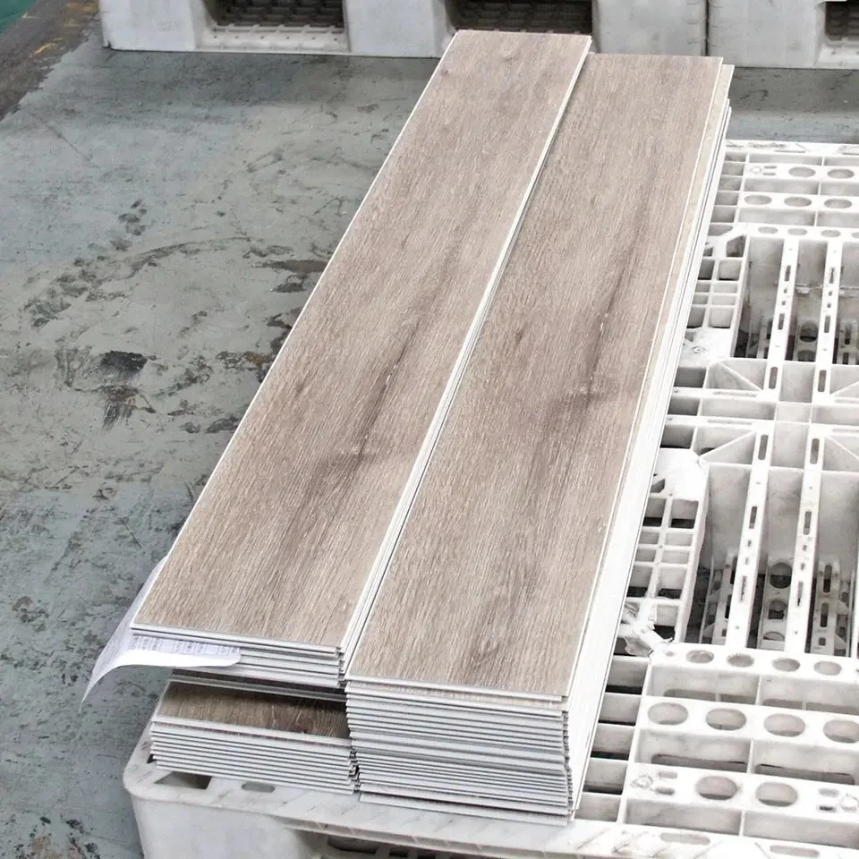 Fábrica impermeáveis confortável pedra plástico pavimentos Vinyl Sala de estar madeira Piso Auto-adesivo PVC piso laminado