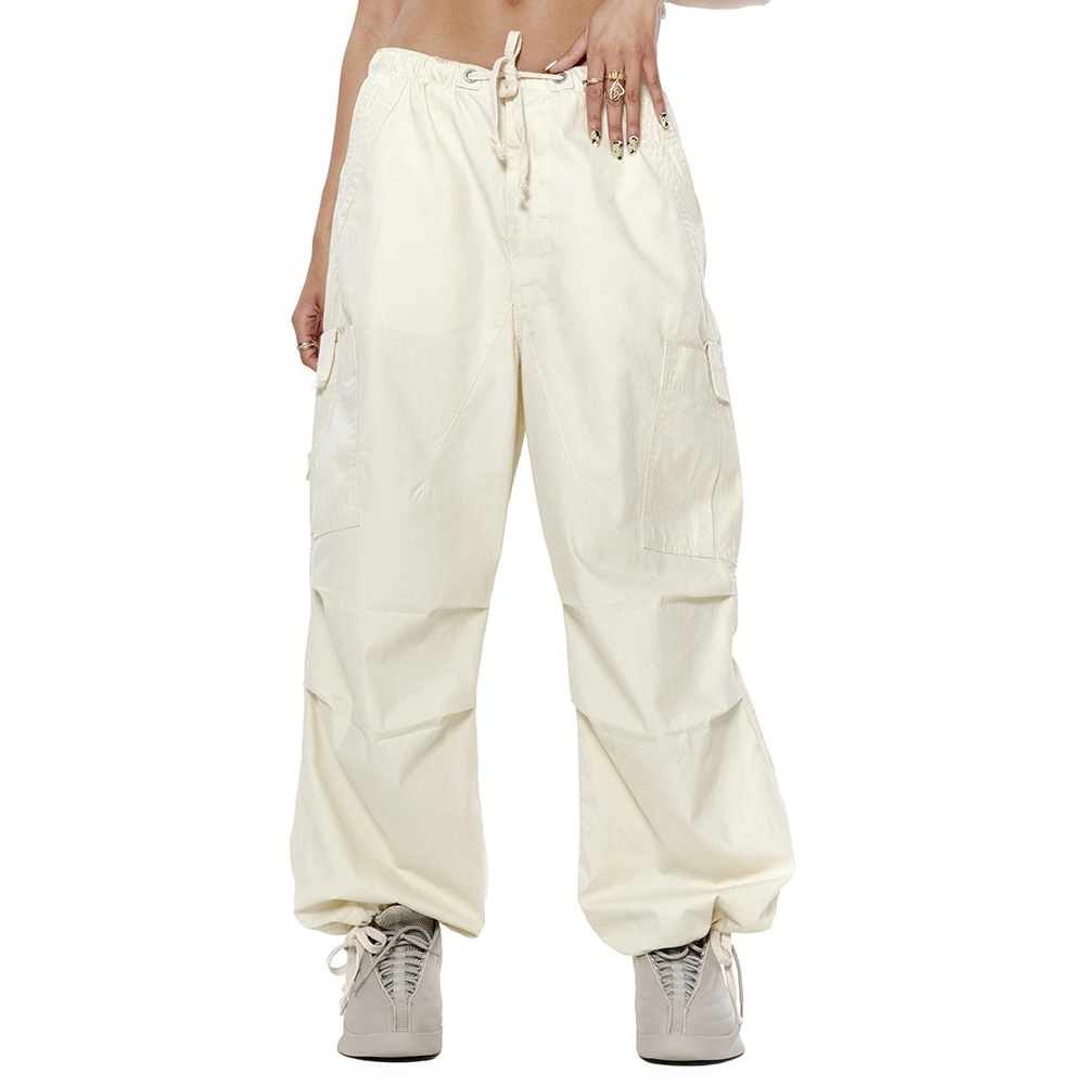 Pantalon cargo extérieur en parachute en polyester 100% avec logo personnalisé.