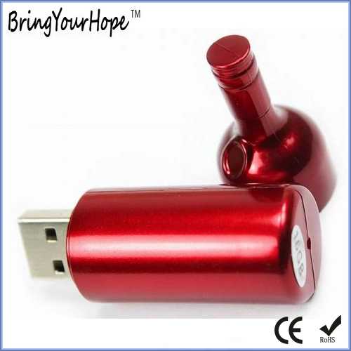 Pen drive em formato de garrafa de vinho.