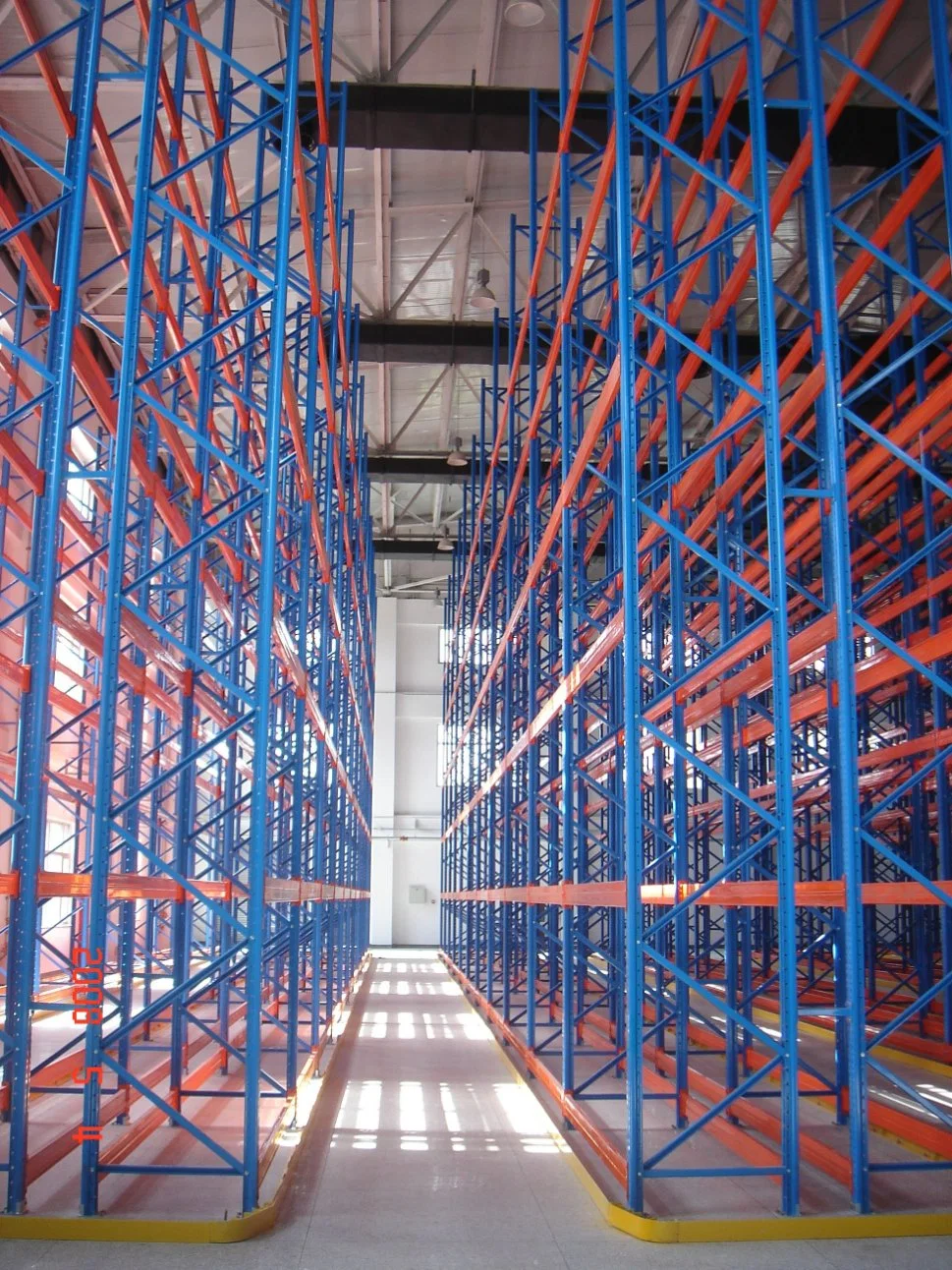 High Utilization Warehouse Very Narrow Aisle Racking